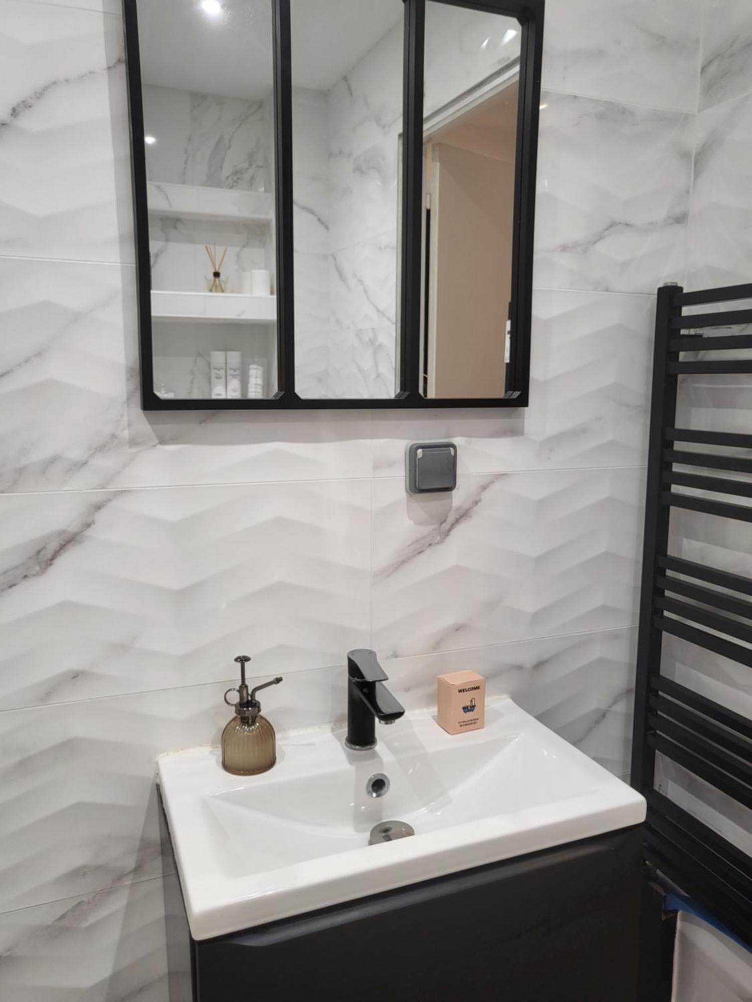 Apartment T2 Neuf Centre Raphael Avec Terrasse Et Parking Gratuit, Kit Linge Et Serviettes Offerts ,pres De La Et Commerces! Saint-Raphael (Var)