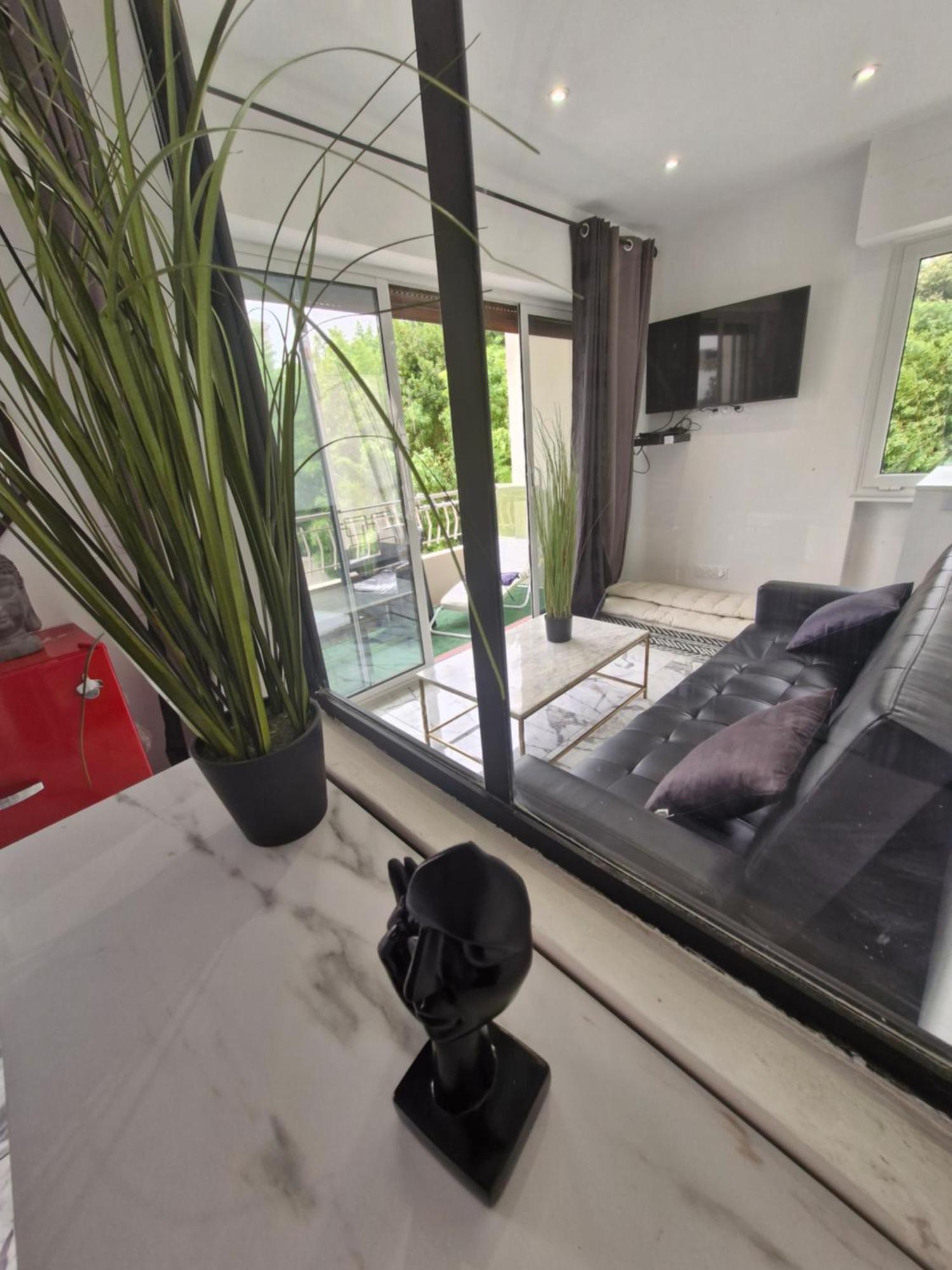 Apartment T2 Neuf Centre Raphael Avec Terrasse Et Parking Gratuit, Kit Linge Et Serviettes Offerts ,pres De La Et Commerces! *