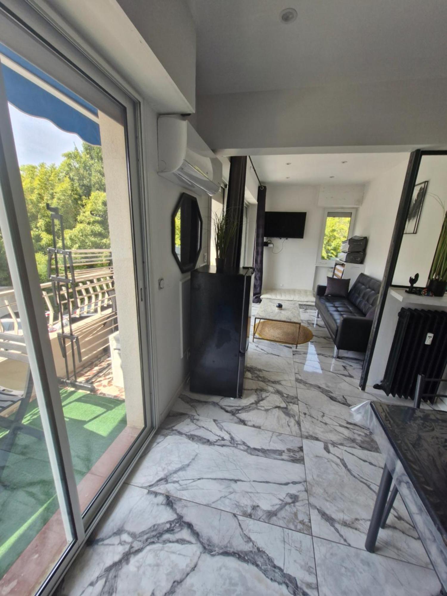 Apartment T2 Neuf Centre Raphael Avec Terrasse Et Parking Gratuit, Kit Linge Et Serviettes Offerts ,pres De La Et Commerces! *